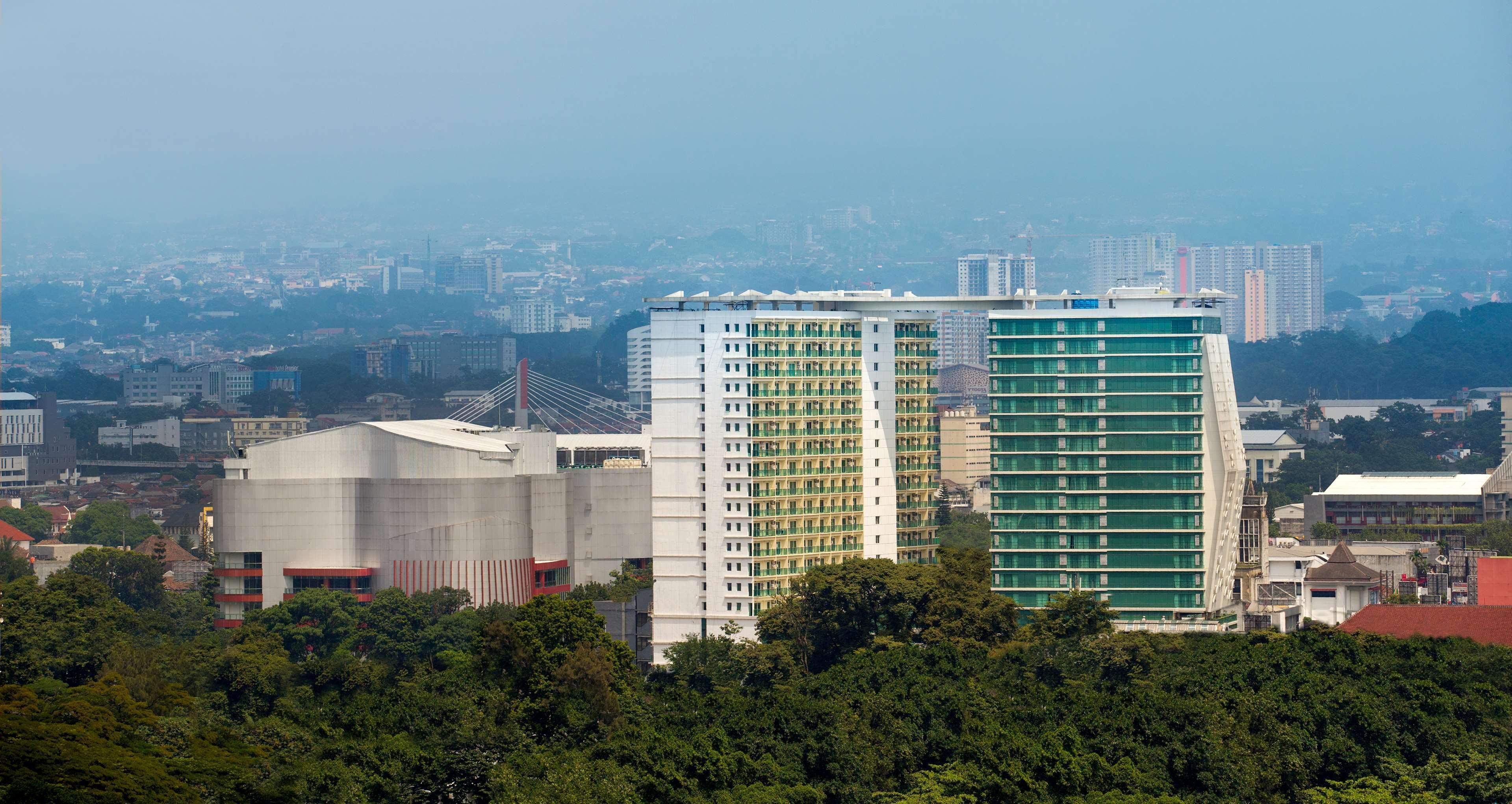 Best Western Premier La Grande Bandung Buitenkant foto